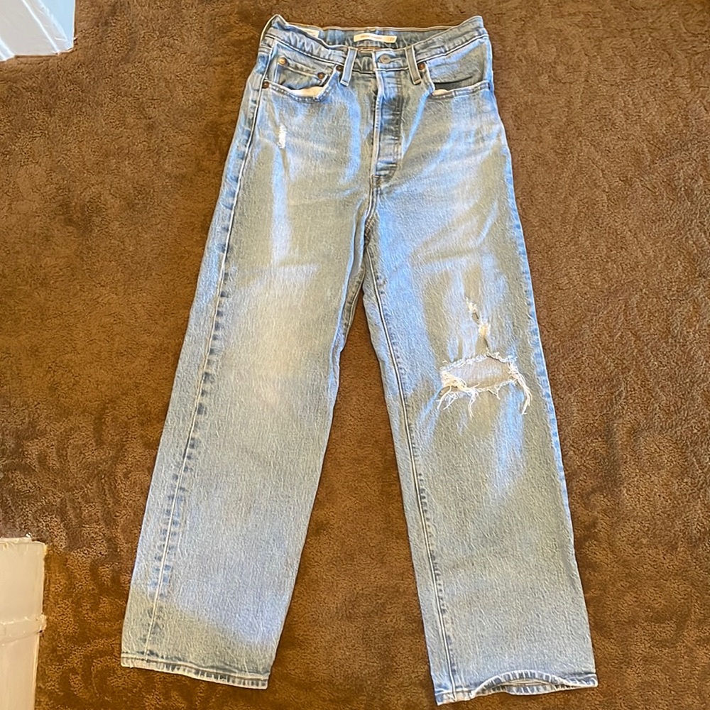 Levi jeans - size 27 - ribcage straight